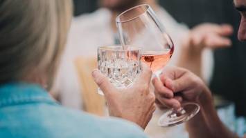 drei faktoren begünstigen leberschäden durch alkoholgenuss