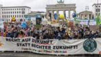 fridays for future: tausende teilnehmer bei klimastreik in berlin