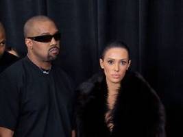 doch nicht genug vom hitler-fan?: bianca censori und kanye west sollen weiter ein paar sein