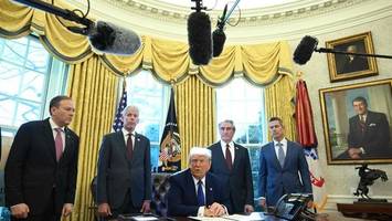 Trump-Team verbannt Associated Press dauerhaft aus Oval Office