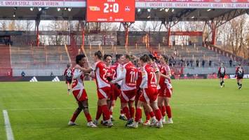 Union Berlin: So feiern die Fans ihre „Fußballgöttinnen“