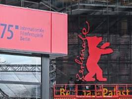 Staatsschutz ermittelt nach Rede: Regisseur skandiert umstrittene Parole auf Berlinale