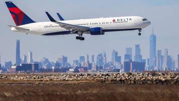 Flugzeug crasht in Toronto – Passagiere entgehen Unglück