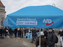 Ausgerechnet bei Deutschland: AfD Berlin blamiert sich mit Rechtschreibfehler auf Plakat