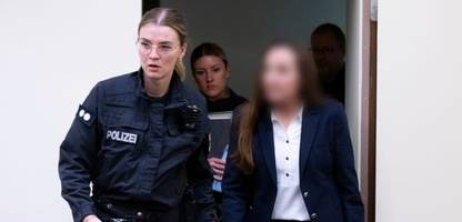 »reichsbürger«-prozess in münchen: angeklagte Ärztin melanie r. bestreitet vorwürfe