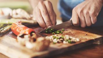 Für einen erholsamen Schlaf - Mit 7 Grundregeln bereiten Sie das gesündeste Abendessen für Ihren Körper zu