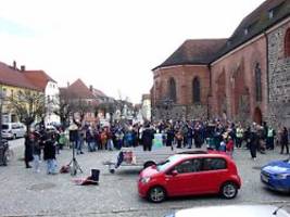Bewegung gegen rechts: Demowelle erfasst Kleinstädte: Morddrohung und CDU-Zoff