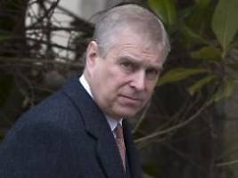 hoch geflogen, tief gestürzt: wie andrew zum skandal-prinz wurde
