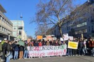 Schüler-Demo gegen Rassismus und die AfD: Wednesdays for Vielfalt und gegen den Rechtsruck