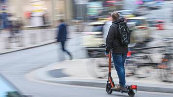 Härtere Regeln für E-Scooter in Hamburg – endlich!