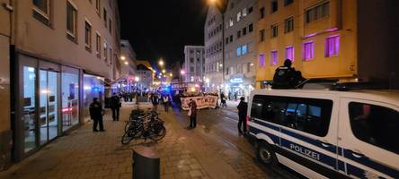 Massives Polizeiaufgebot begleitet Hanau-Demo in Augsburger Innenstadt