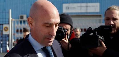 Luis Rubiales: Ex-Verbandschef muss 10.800 Euro Strafe für Kuss zahlen