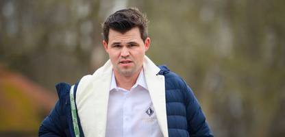 schachstar magnus carlsen versteigert jeansgate-hose für guten zweck