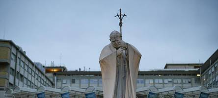 Wie geht es dem Papst wirklich?