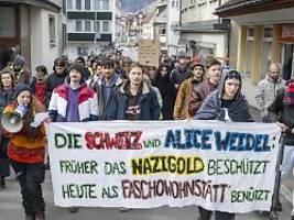 Fünf Festnahmen in Einsiedeln: Protest gegen AfD-Chefin Weidel in ihrem Schweizer Wohnort