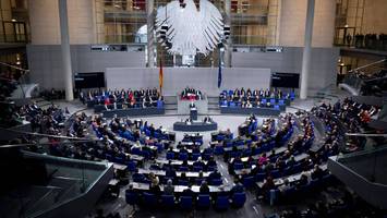 FOCUS online gibt den Überblick - FDP nur in einer im Bundestag: Hier finden Sie alle Umfragen zur Wahl