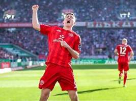 schalke strauchelt in darmstadt: wahnwitziges handspiel kostet 1. fc köln die tabellenführung