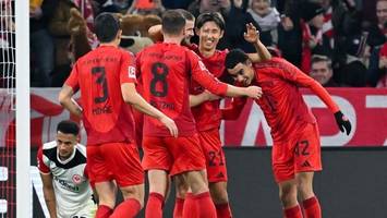 Bundesliga: FC Bayern dominiert Frankfurt, Leipzig blamabel