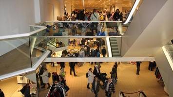 premiere gelungen: harburger stürmen karstadt-flohmarkt