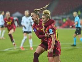 Erster Bundestrainer-Heimsieg: DFB-Frauen entkommen Nations-League-Fehlstart dank Comeback