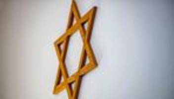 antisemitismus: kirchen und sport treten gegen extremismus ein
