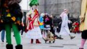 es ist wieder weiberfastnacht: die rückkehr der narren