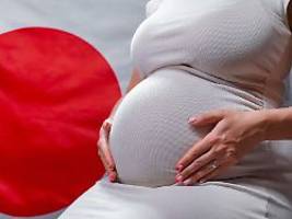 2024 als negativrekordjahr: noch nie wurden in japan so wenige babys geboren