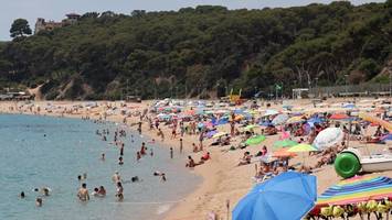 hohe kosten im urlaub - beliebte urlaubsregion erhöht tourismusabgaben deutlich – bis zu 15 euro pro nacht