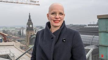 Deshalb trägt die Volt-Politikerin Britta Peters eine Glatze