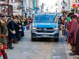 Feste und Umzüge abgesagt: Mehrere Städte reagieren auf Todesfahrt von Mannheim