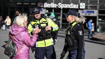 So soll ein Blinkspiel Senioren vor Unfällen in Berlin schützen