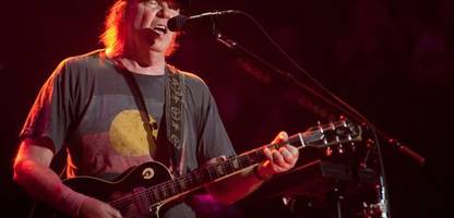 neil young will tourneestart in die ukraine verlegen