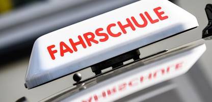 führerschein: fast jeder zweite fällt laut tÜv durch theorie-prüfung