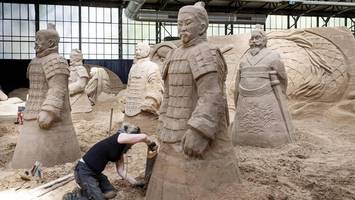 sandskulpturen-spektakel in travemünde öffnet seine pforten