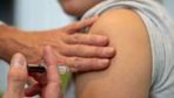 gesundheit: krankenkasse: wieder mehr impfungen gegen hpv