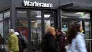 prozess: angriff in bahnhof: kommt mutmaßlicher täter in psychiatrie?