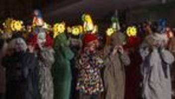 närrinnen und narren: sei wie du willst - basler fasnacht feiert die freiheit