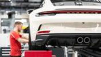 Automobilindustrie: Gewinn von Porsche bricht um 30 Prozent ein