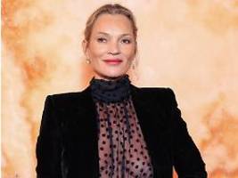 erotik bei der fashion week: kate moss und zoë kravitz feiern mode ohne bh
