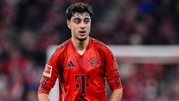 Junger Nationalspieler fällt aus - Münchner Arzt über erkrankten Bayern-Star Pavlovic: "Kann sogar Karriere kosten"