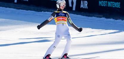 Skispringen: Nika Prevc springt 236 Meter weit – Weltrekord