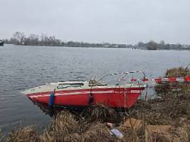 Mit Wehr kollidiert: Ein Toter und ein Vermisster nach Bootsunglück in Brandenburg