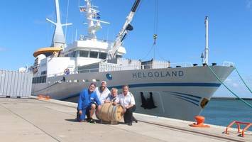 kuriose schnapsidee: whisky und rum auf der nordsee gereift