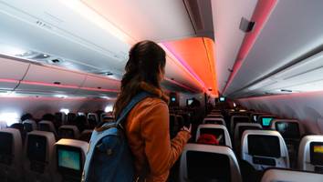 "seat-squatter" - sitzklau extrem: reisende stiehlt flugzeug-platz und blockiert auch noch