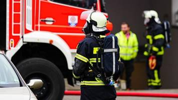 brandstiftung? mysteriöses feuer in halstenbeker tiefgarage