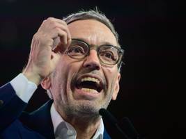 Österreich: Aktivisten sägen Kletterhaken ab, aus Protest gegen Herbert Kickl