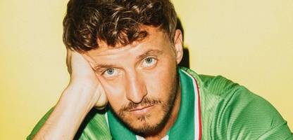 fußball-podcaster tommi schmitt: »ich möchte bewusst meine fanbrille aufbehalten«