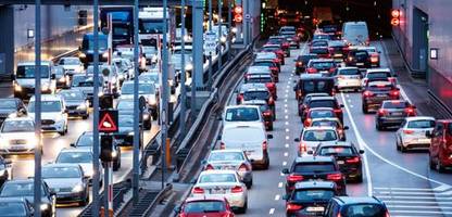 münchen legt sich wegen abgas-grenzwerten auf tempo 30 am mittleren ring fest