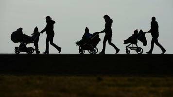 ungleichheit im alter: diw: mütterrente schließt einkommenslücken nur unzureichend