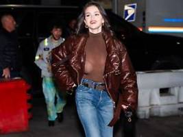 das ist so süß: selena gomez in transparenter feierlaune